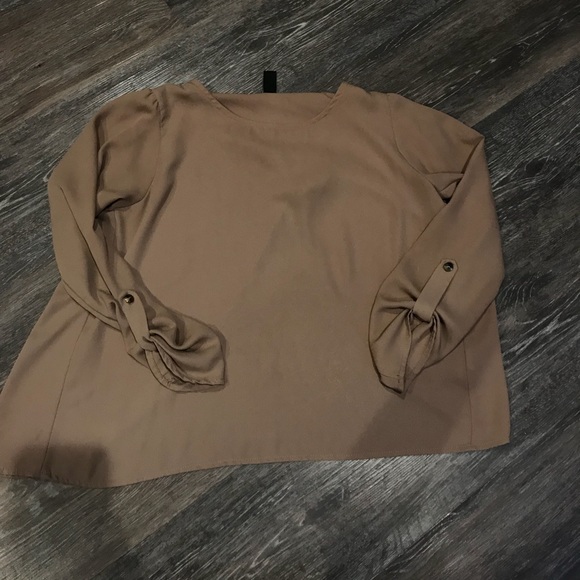 Open back blouse - Picture 2 of 2